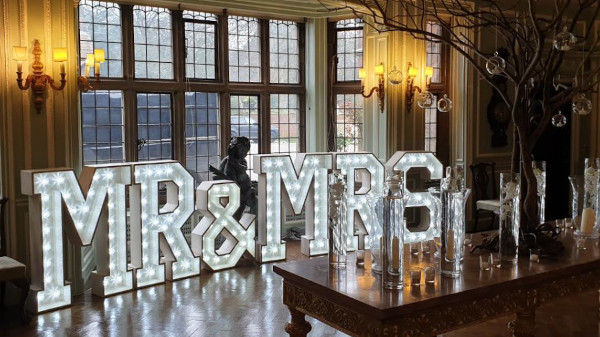 Mr&Mrs Sign LED Letters